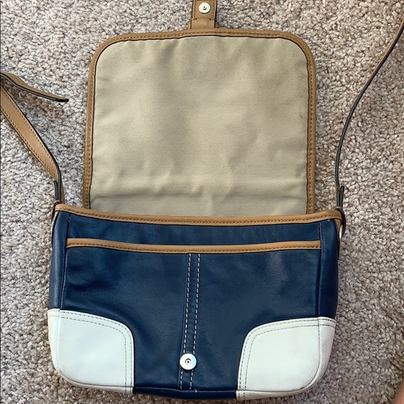 Coach leather crossbody - Picture 5 of 11